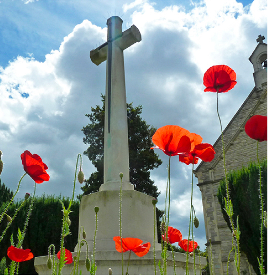 The Cross of Sacrifice in Southampton cemetery signifying graves from both world wars.